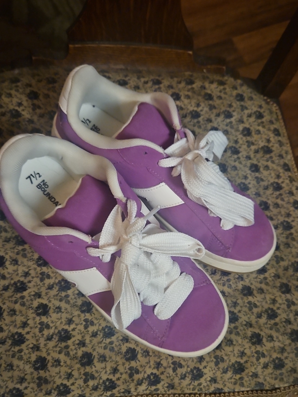 EUC NOBO Sneakers